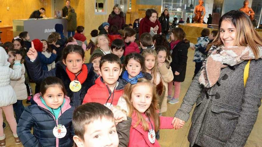 Un grupo de niños que ayer acudieron a ver la obra. // Gustavo Santos