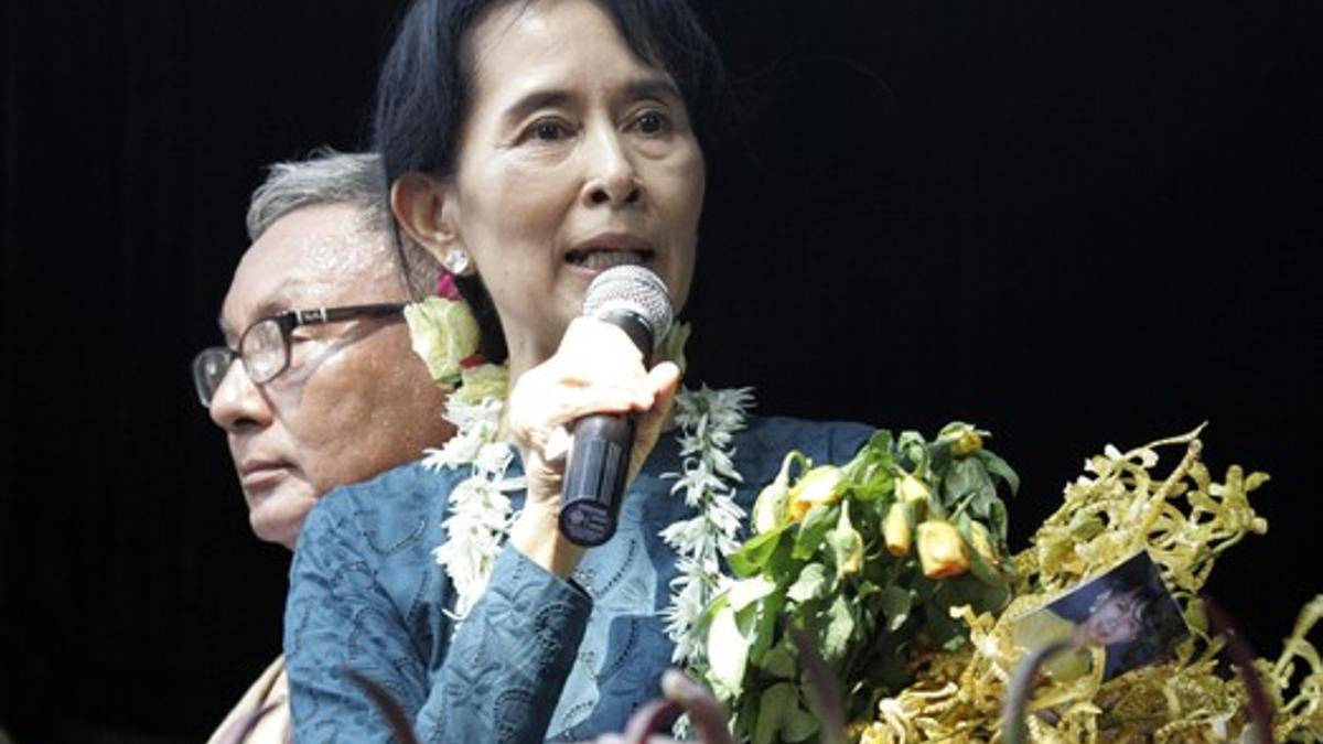 Aung San Suu Kyi, durante su discurso esta mañana en Yangon.