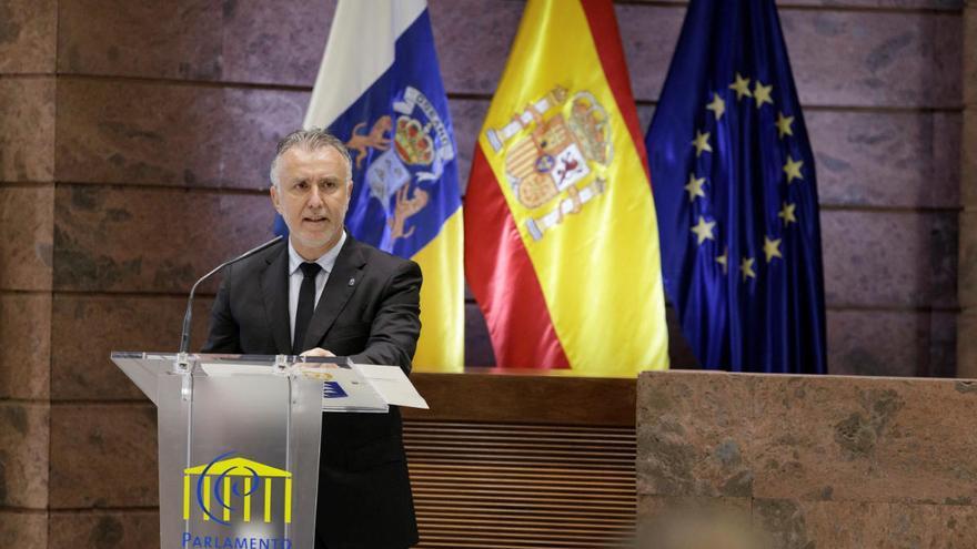 El presidente del Gobierno de Canarias, Ángel Víctor Torres, durante el acto de firma del pacto para la reconstrucción.