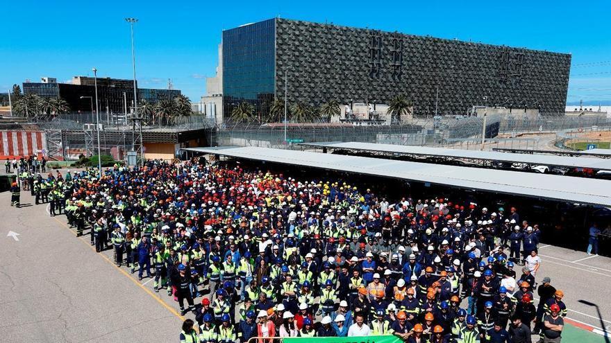 Los trabajadores de Almaraz se concentran en el interior de la central para exigir su continuidad