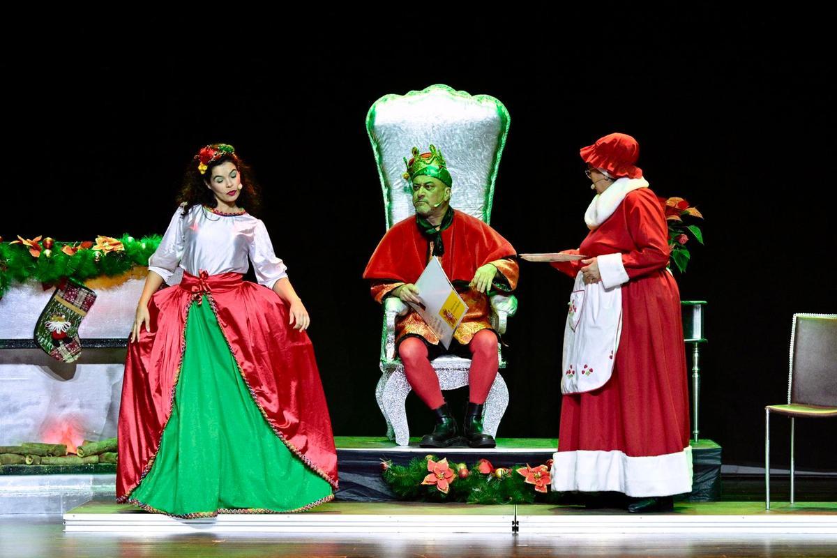 El Centro Cultural Guaires acogió este viernes el estreno de “Duendadas XII – ¡IA ES NAVIDAD!”