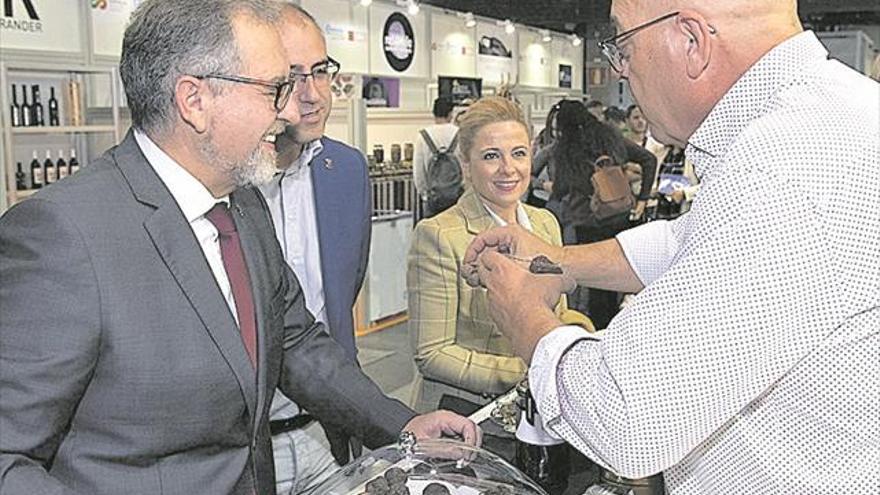 Diputación llevará a Fitur el cicloturismo y la cocina de Castellón como reclamo estrella