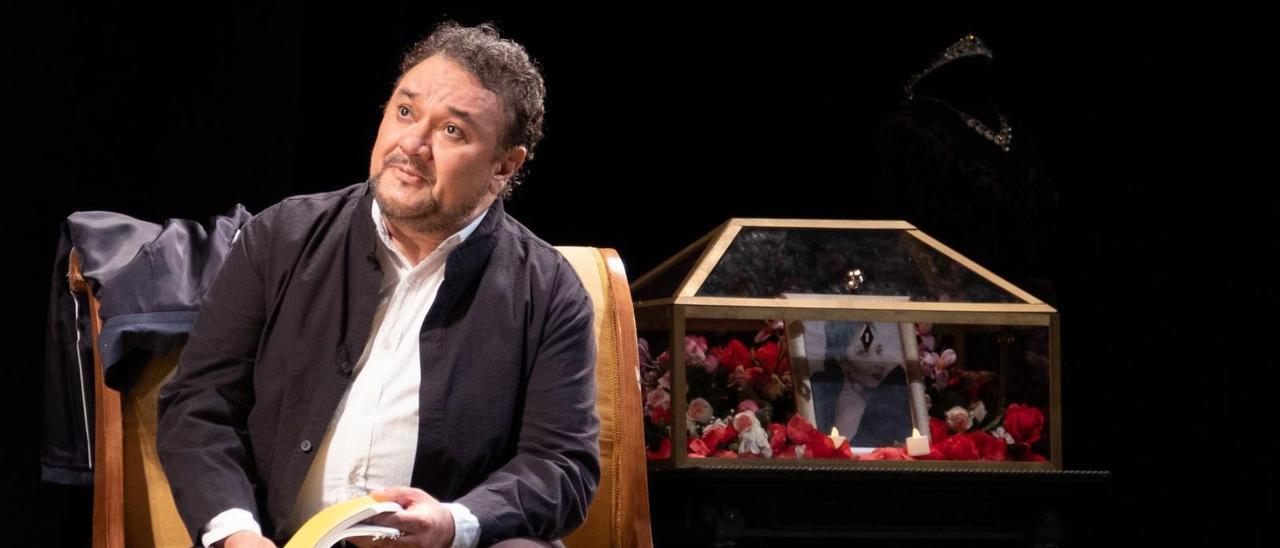 El tenor Ramón Vargas encarna a Hoffman en la ópera que cierra la temporada de Palma. |   TEATRE PRINCIPAL