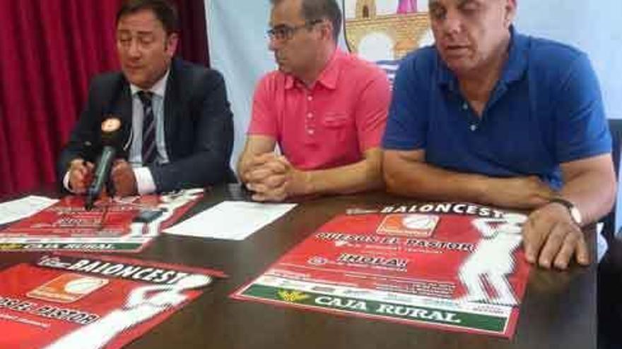 Presentación del partido entre el Zamarat y el CREF Hola, ayer.