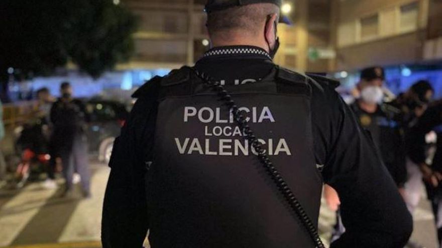 Detenido un maltratador en València tras intentar sacarle un ojo a su pareja con un cuchillo