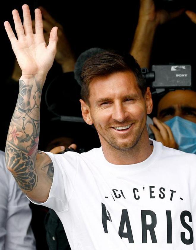 La locura en París por Messi, en imágenes
