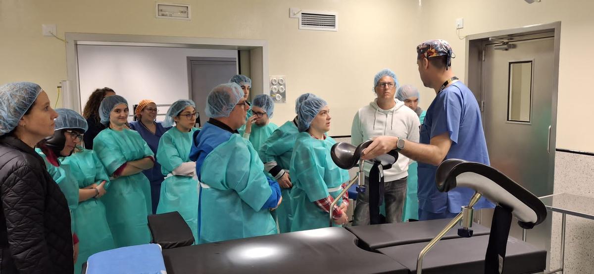 Usuarios de Futuro Singular, en el interior del hospital Valle del Guadiato.