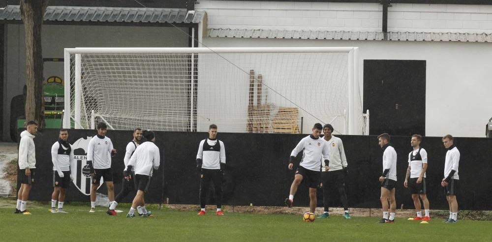 Las mejores imágenes del entrenamiento del Valencia de este domingo