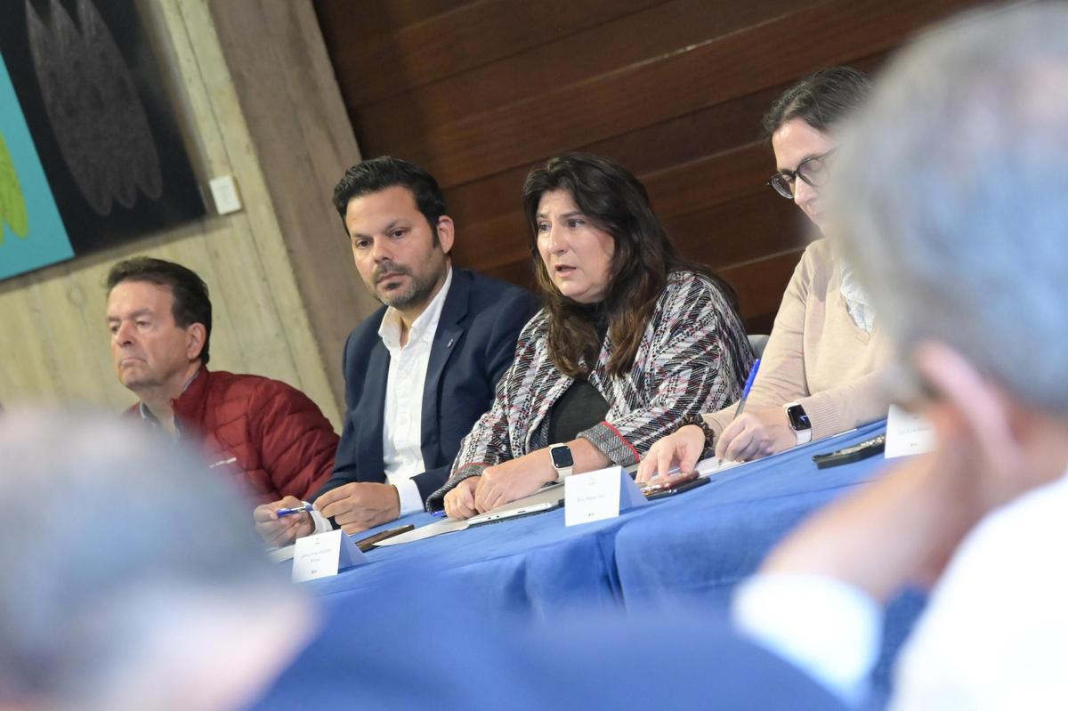 Transición Ecológica y Agricultura convocan la primera  Mesa de Agrovoltaica de Canarias.