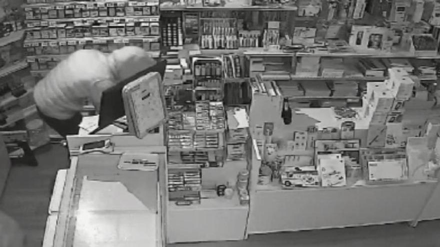 Así procedían los ladrones a robar en los establecimientos