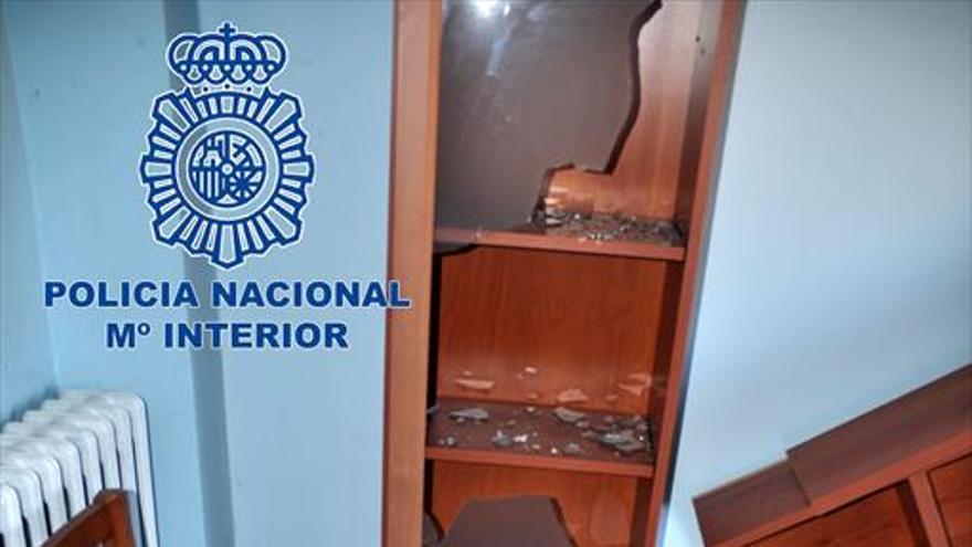 Detenidos por tirar muebles desde un séptimo en Zaragoza