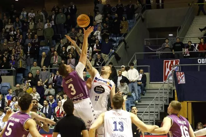 El Obra vence al Valladolid en Sar con una actuación espectacular de Brodziansky