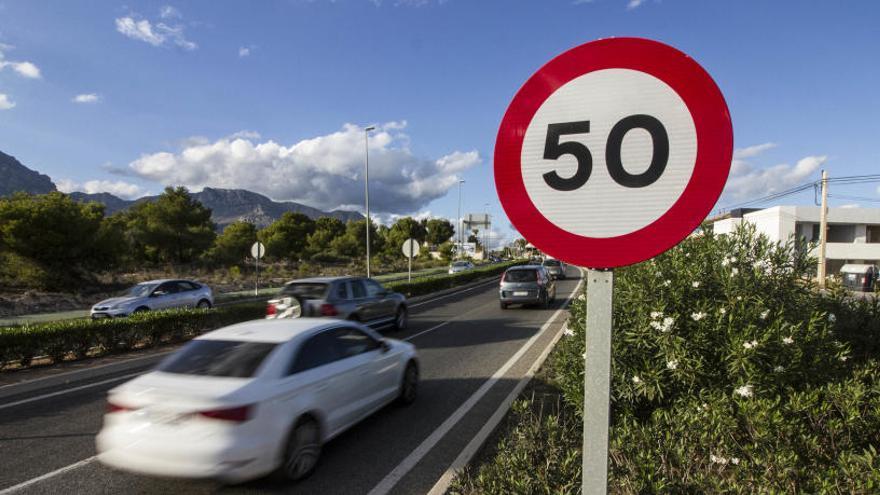 Recogen ya 4.000 firmas contra la bajada de velocidad en la CV-70