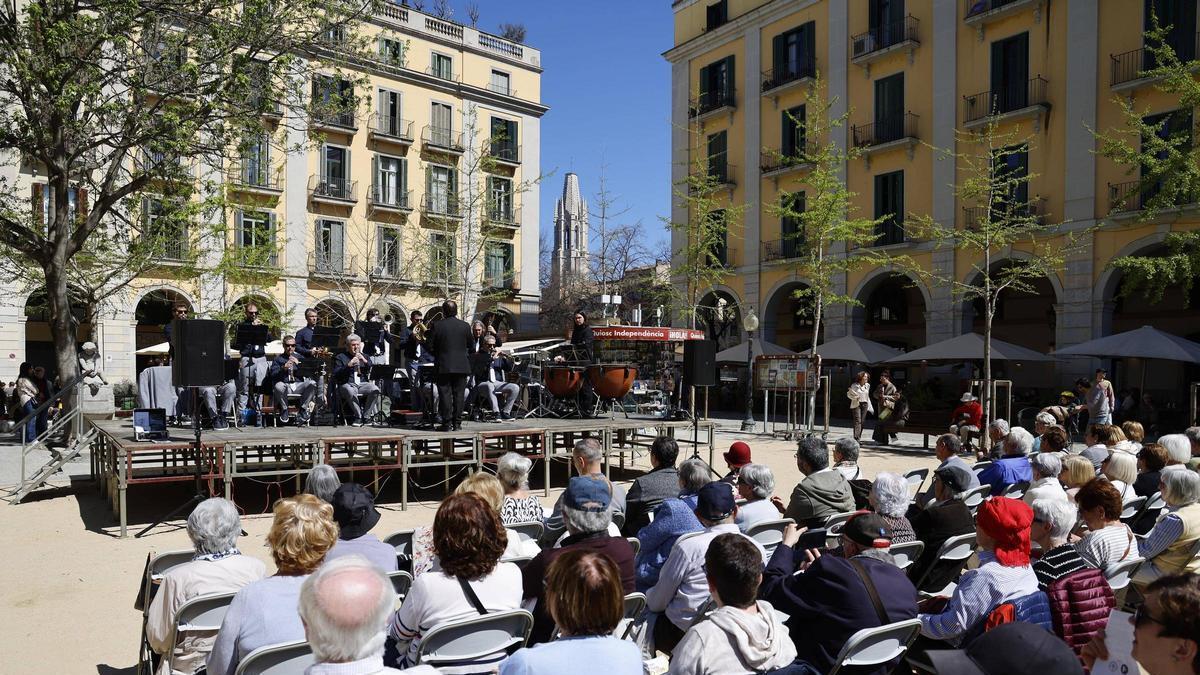 Les imatges del concert de Setmana Santa amb la cobla La Flama de Farners