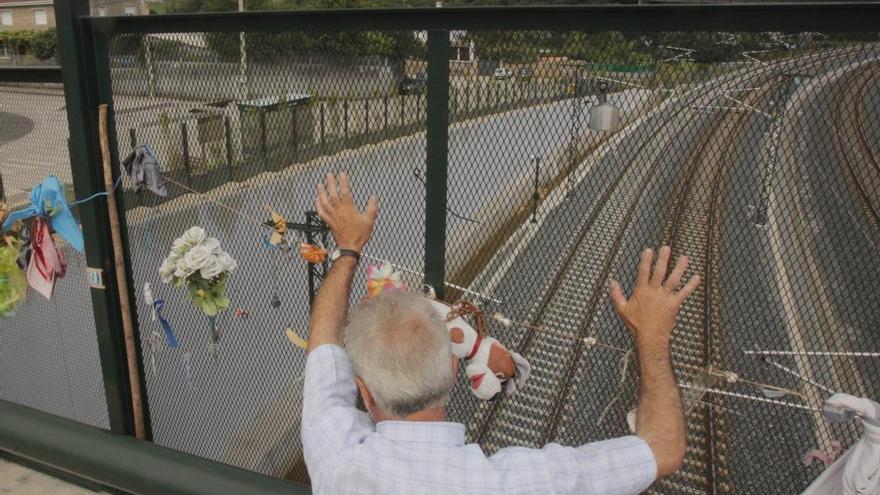 Apertura del juicio oral contra el maquinista y el exdirector de Seguridad de Adif por el accidente de Angrois