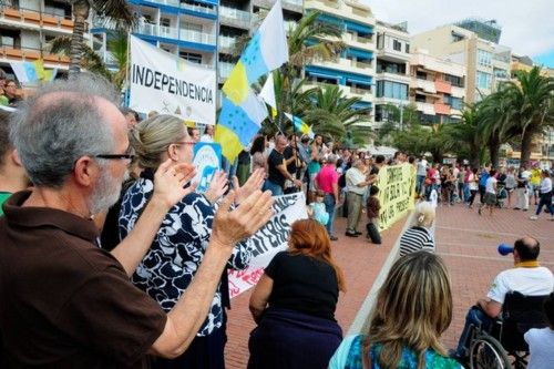 Concentracion contra las prospecciones petroliferas.