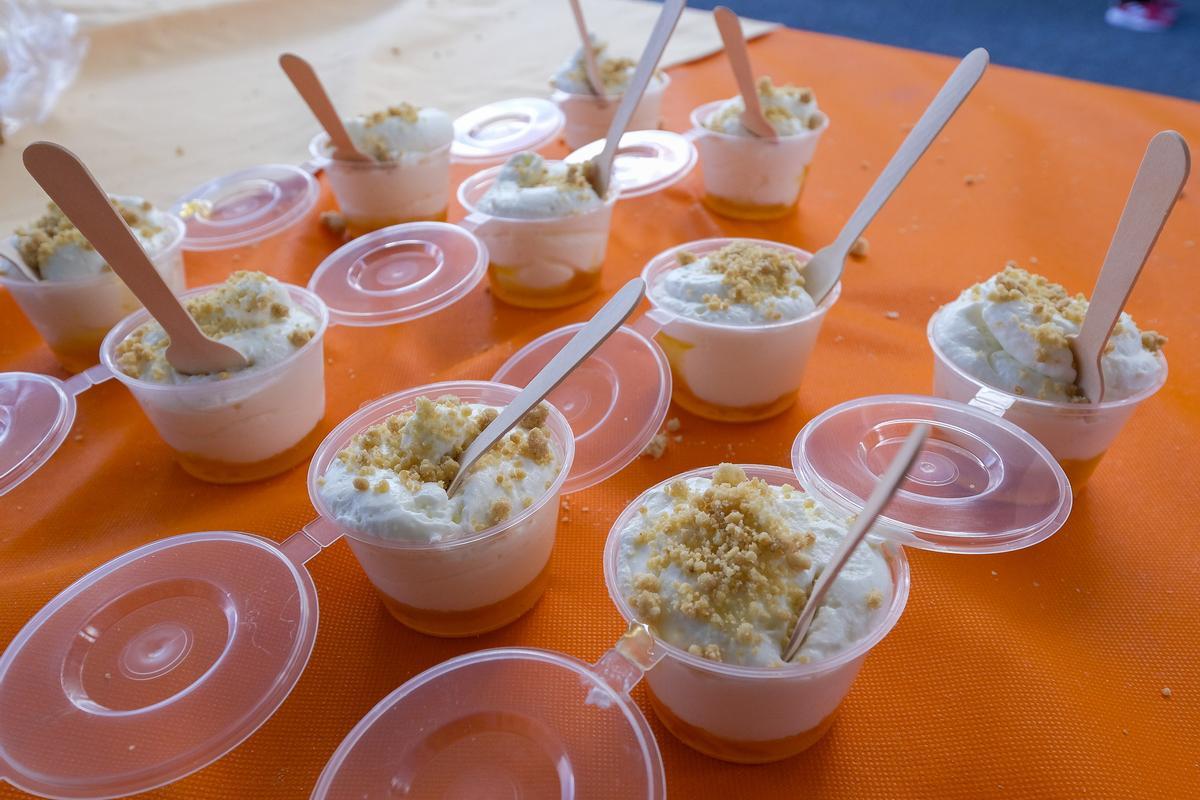 Una tapa de mouse de yogur de cabra y mermelada de naranja, elaborada por el IES Faro de Maspalomas.