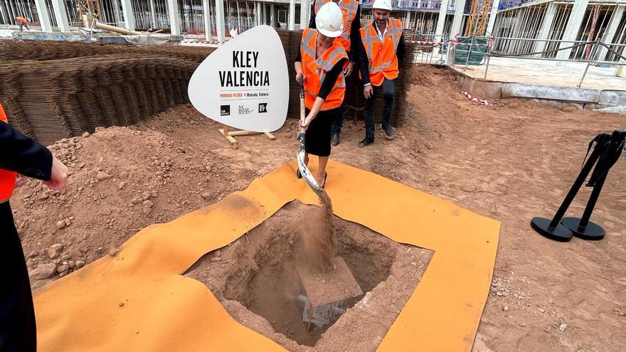 Primera piedra de una residencia universitaria en el campus de Moncada