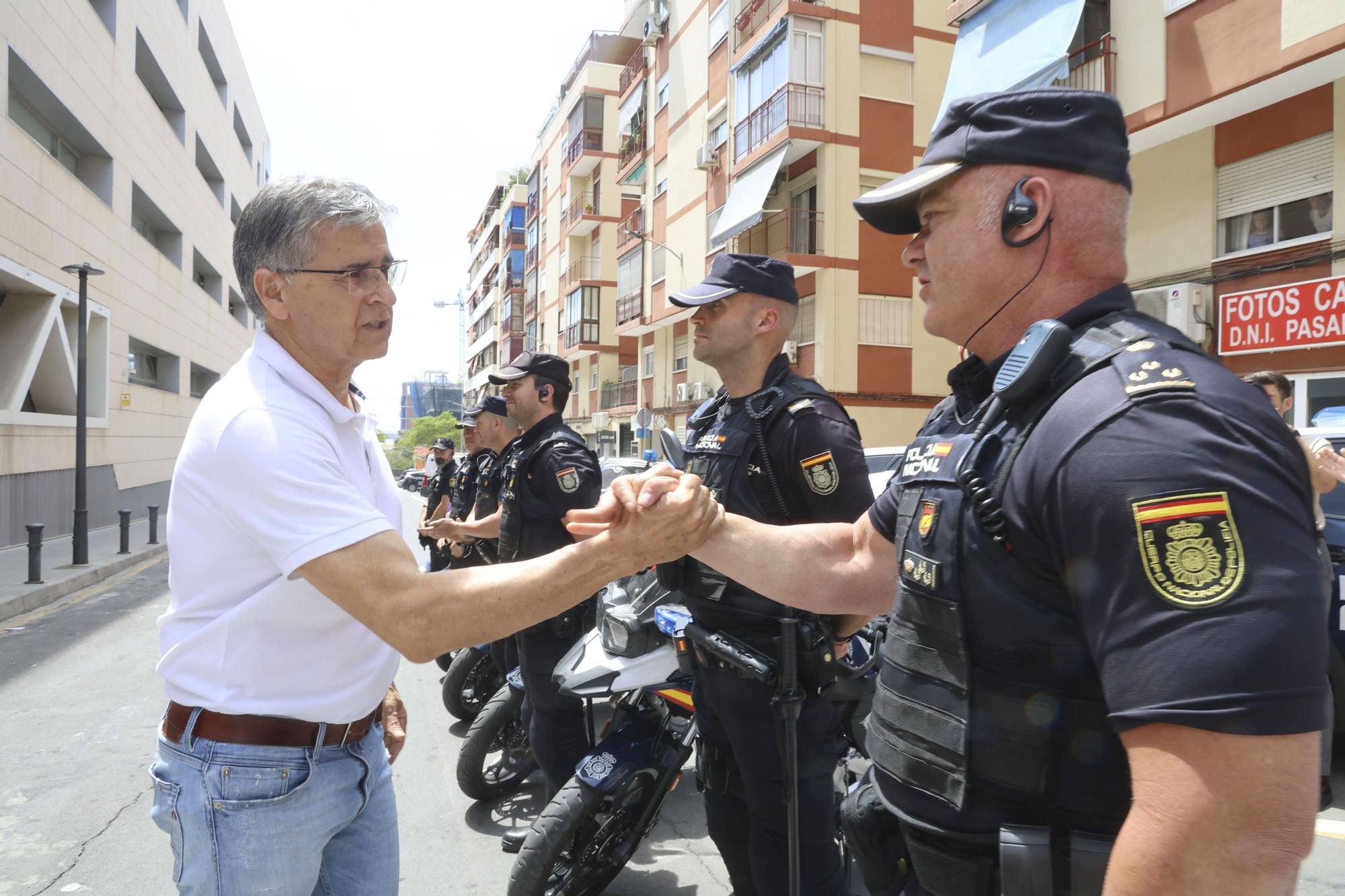 José del Castillo cuelga el uniforme de policía tras 44 años de servicio