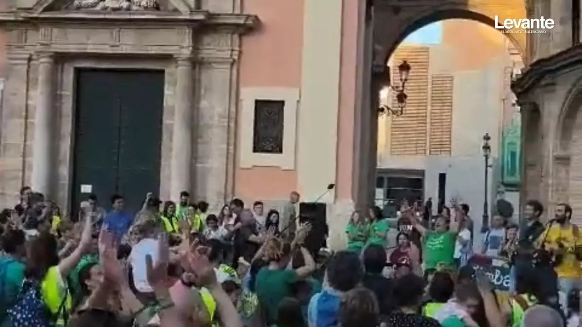 Un profesor de Bellreguard en la acampada de València: "La estrategia de Educación es cansarnos, pero compartir este espacio nos da energía y nos retroalimenta de moral"
