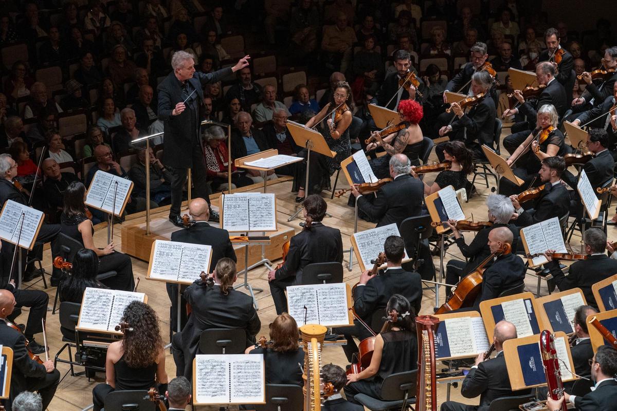 La Orquestra de València dirigida por Alexander Liebreich en Madrid.