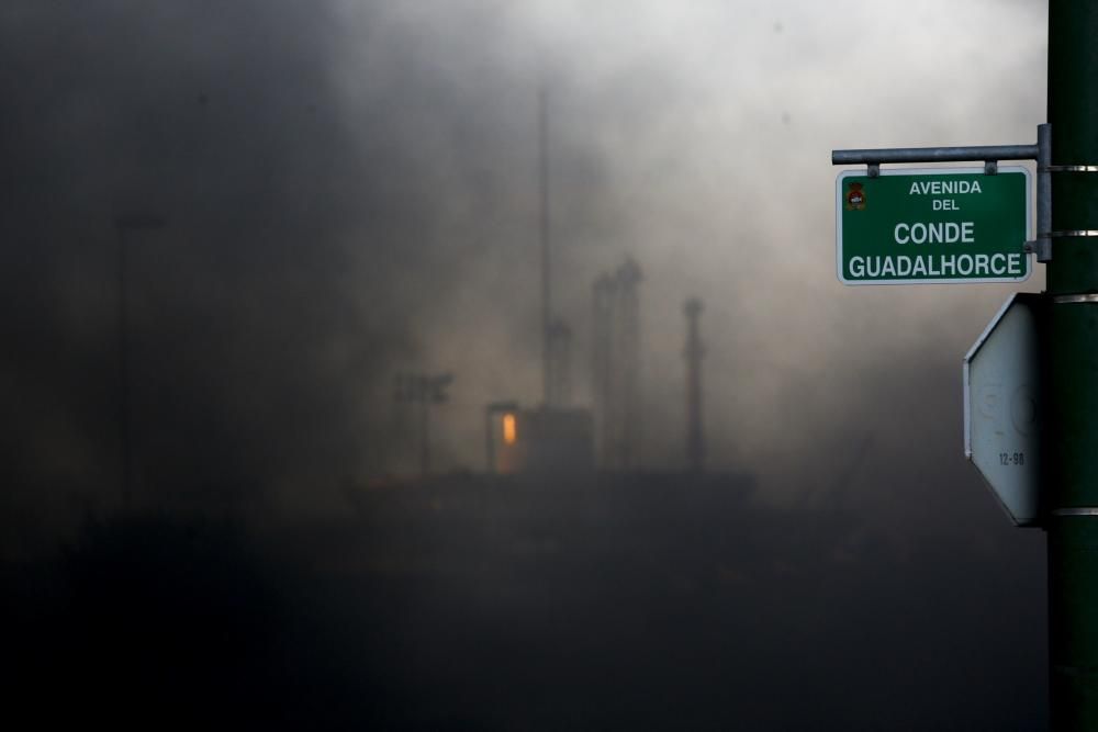 Un incendio en la antigua fábrica de hielo enciende las alarmas en la ciudad