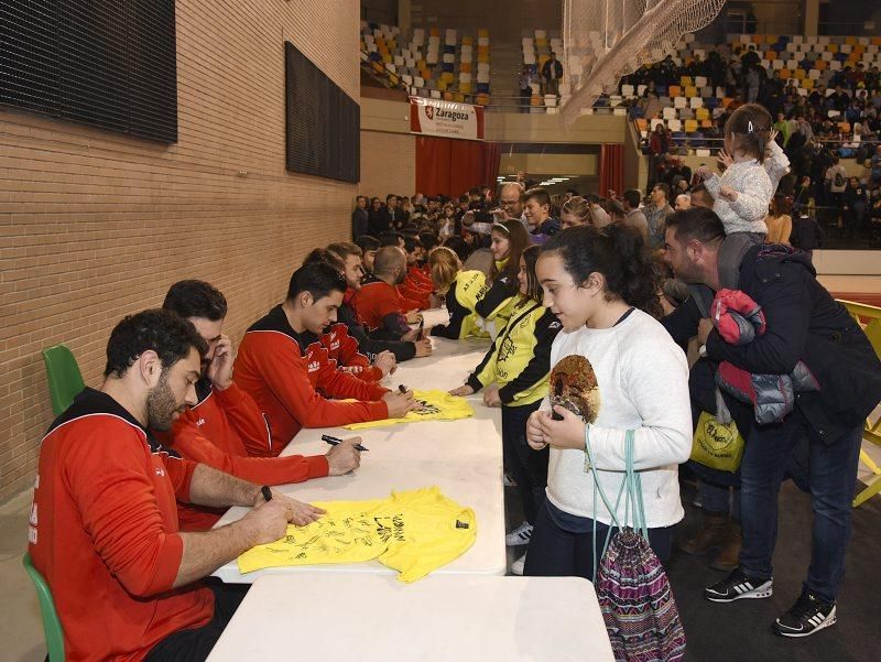 Firma de autógrafos de la selección española de balonmano