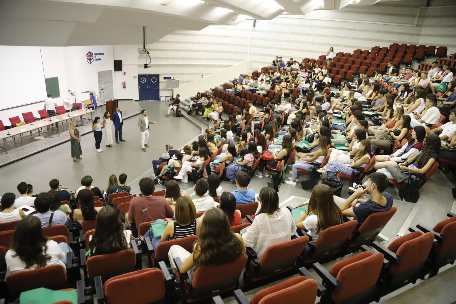 El retorno de la actividad a los institutos y la Universidad, en imágenes