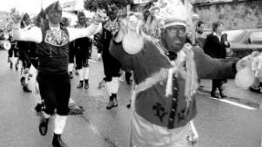 La lluvia y el frío deslucen Los Negritos