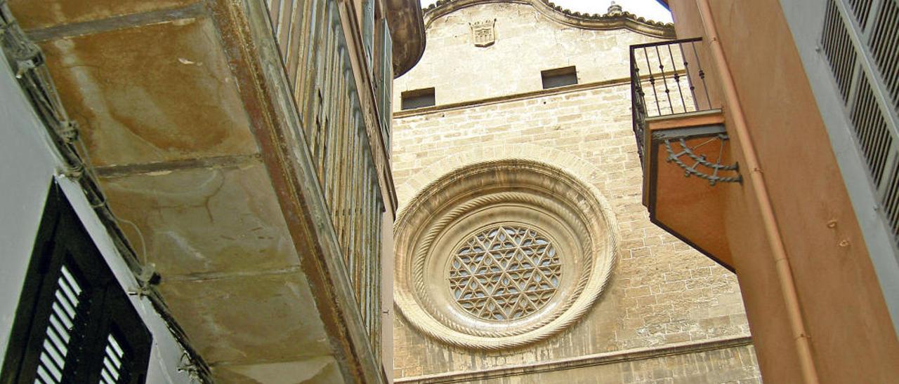 La iglesia de la Mercè en Palma está situada entre Volta de la Mercé y Sant Felip Neri.
