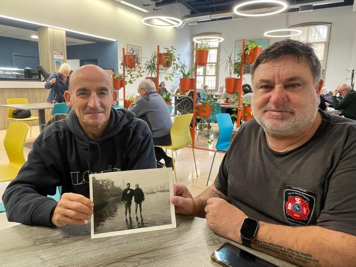 Galed y un compañero cortaron el Ebro como protesta ante el trasvase.