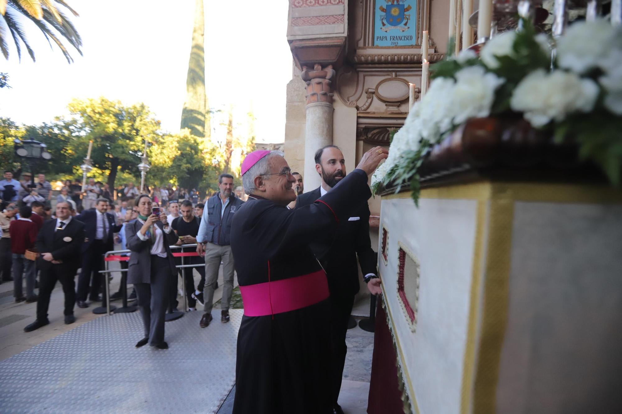 Procesión de San Acisclo y Santa Victoria, en imágenes