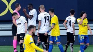 El racismo sacude un Cádiz-Valencia histórico en la Liga