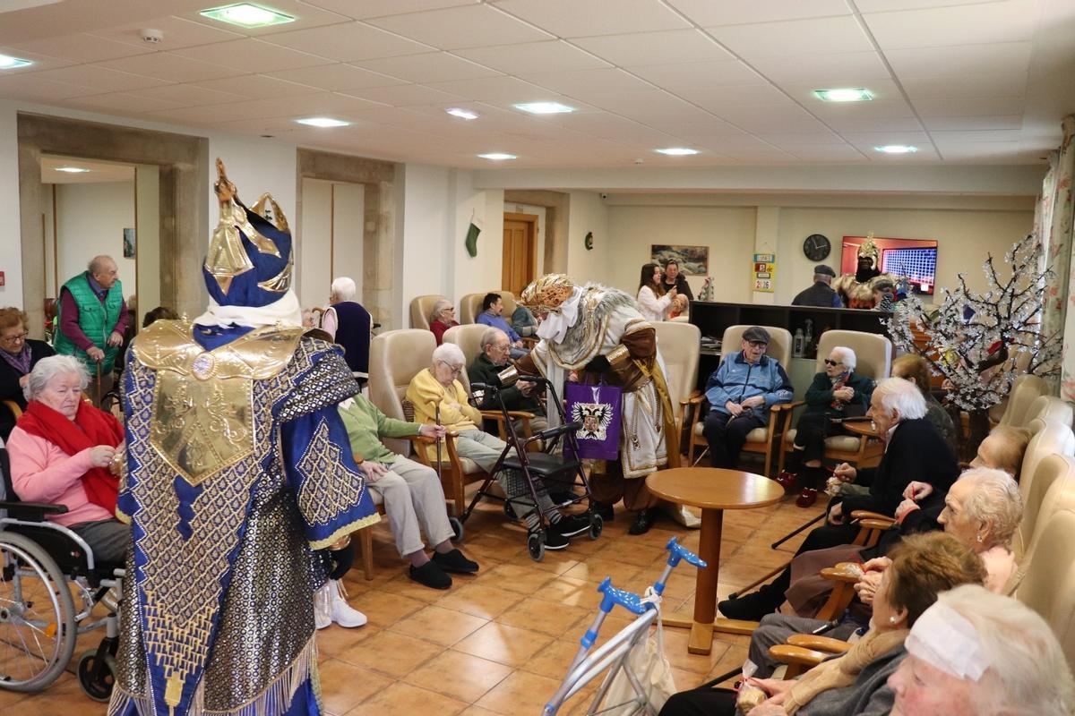 EN IMÁGENES: APOTEOSIS DE LOS MAGOS EN VILLAVICIOSA EN IMÁGENES: APOTEOSIS DE LOS MAGOS EN VILLAVICIOSA
