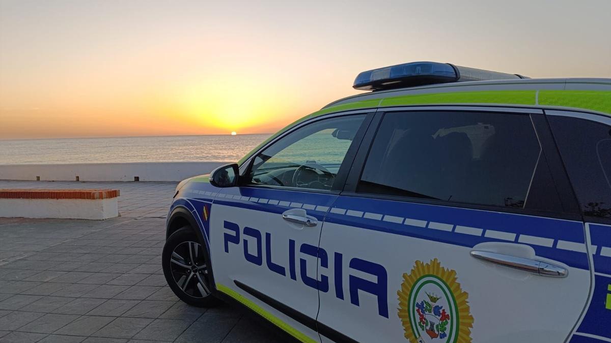 Archivo - Vehículo de la Policía Local de Mijas.