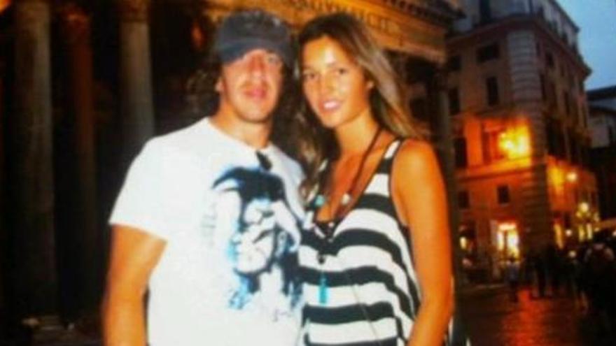 Malena Costa y Carles Puyol.