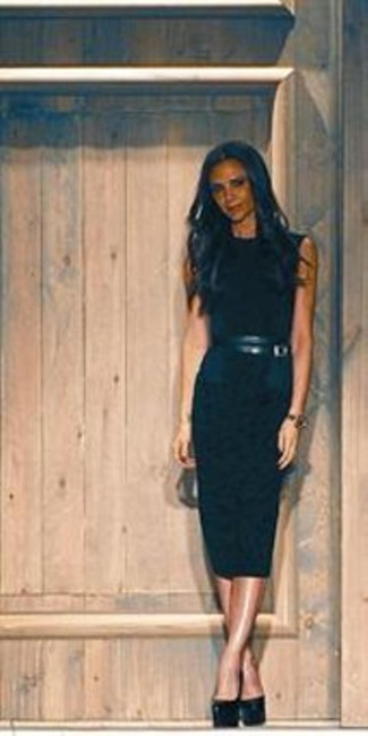 Victoria Beckham, sobre unas vertiginosas plataformas, momentos antes del desfile en Nueva York. Victoria Beckham, sobre unas vertiginosas plataformas, momentos antes del desfile en Nueva York.