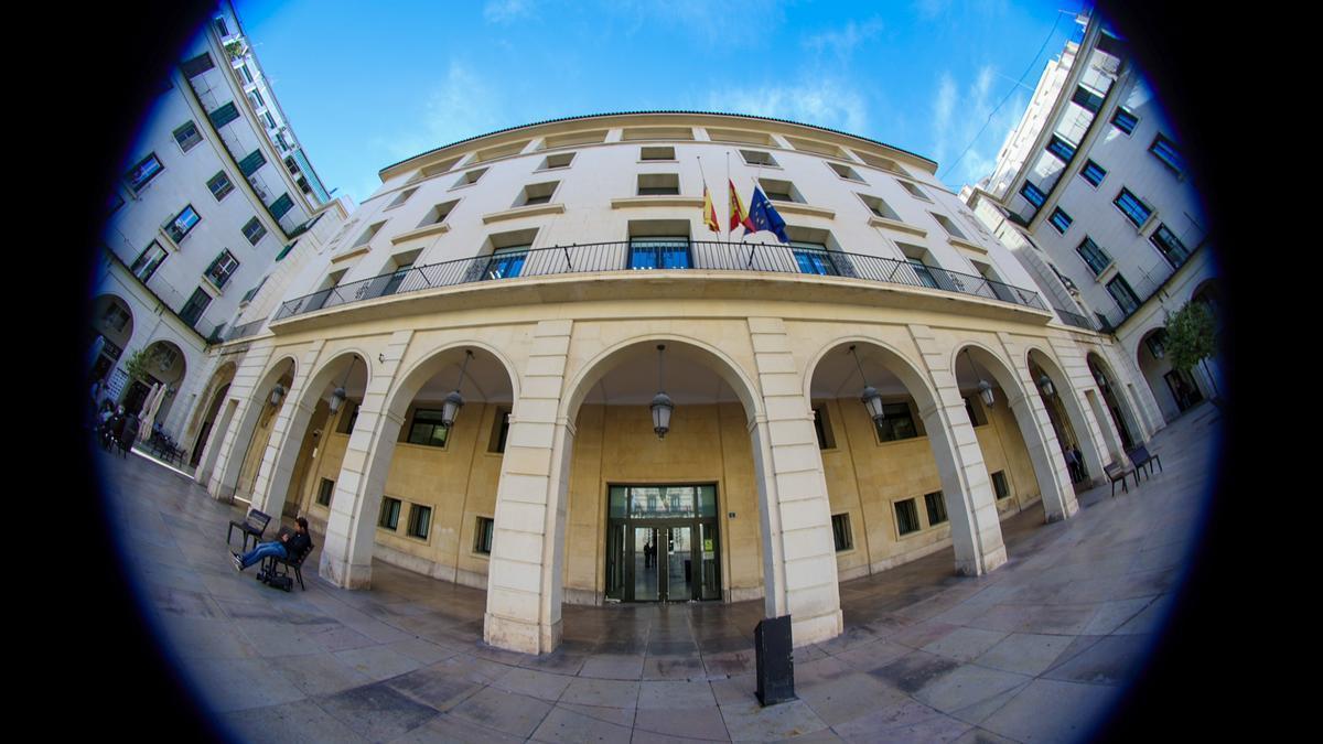 Fachada de la Audiencia Provincial de Alicante.