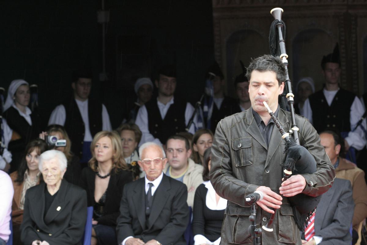 JOSE ANGEL HEVIA, GAITERO.. FERIA DE LA ASCENSION 2008