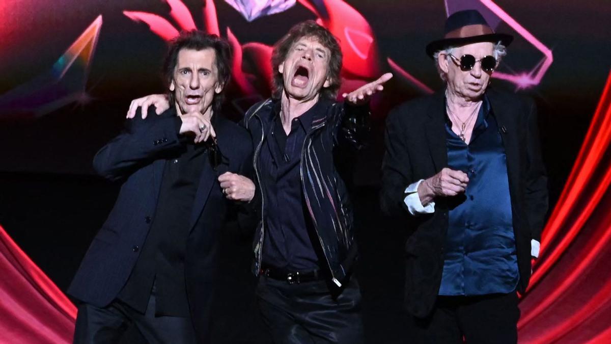 Ron Wood, Keith Richards y Mick Jagger de la legendaria banda de rock británica The Rolling Stones presentan su nuevo álbum, Hackney Diamonds en Hackney Empire en Londres el 6 de septiembre de 2023. Es su primer disco con material inédito desde 2005.