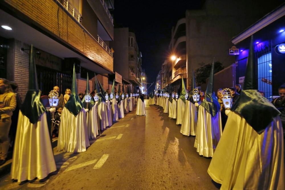 Domingo de Ramos: Procesión de Las Mantillas en Torrevieja con Nuestra Señora de La Esperanza y de La Paz