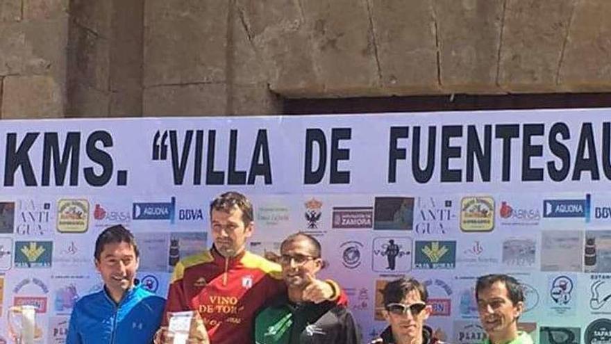 Podio de los vencedores de la carrera.