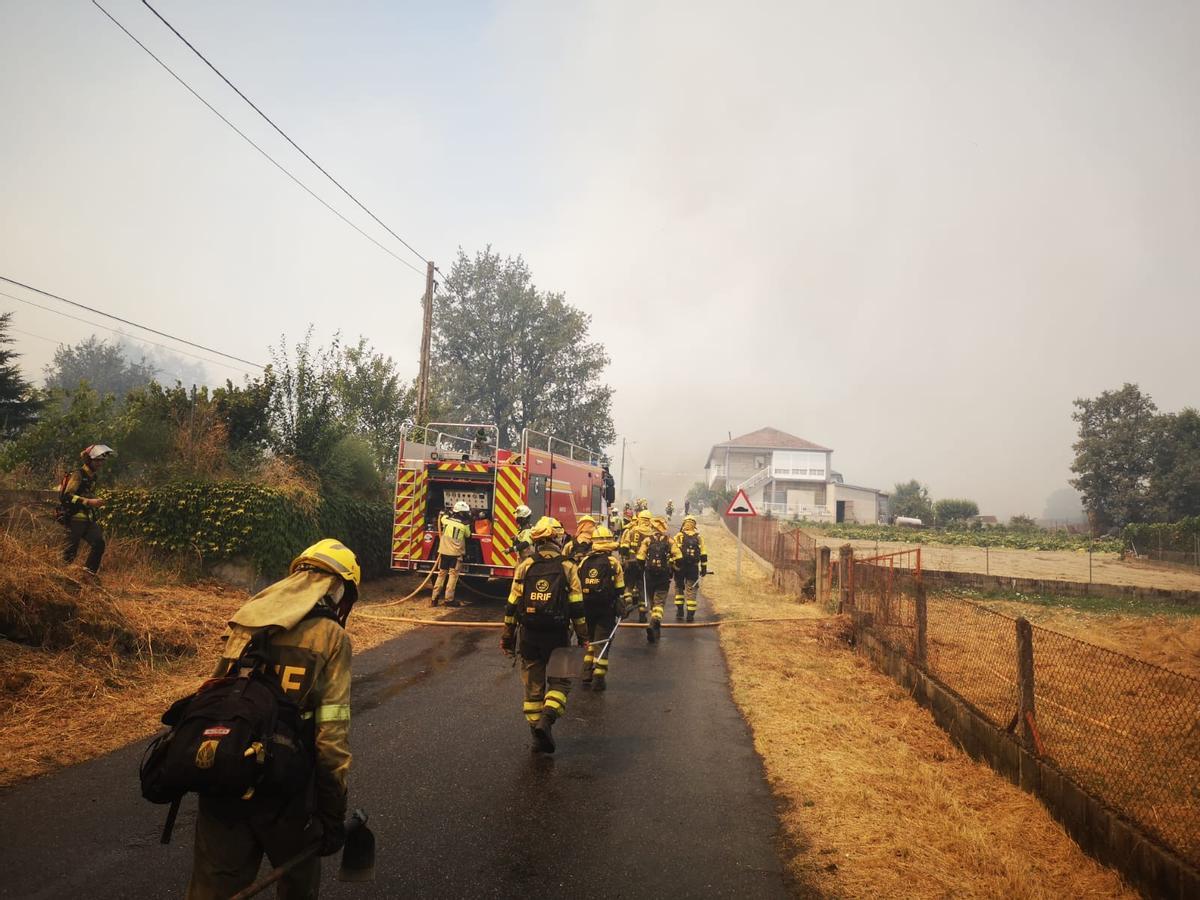 Situación de los incendios activos en Galicia el 13 de agosto
