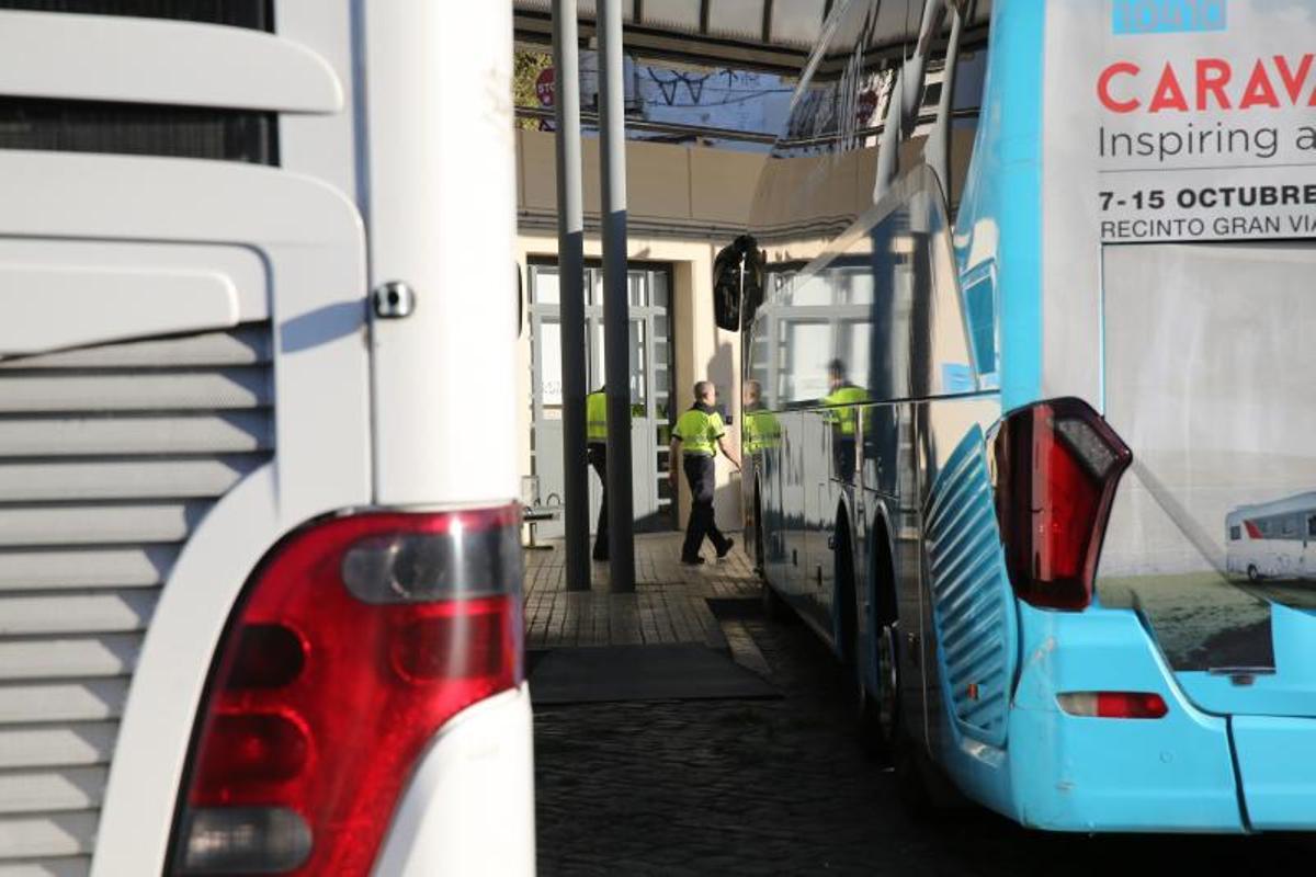 Buses interurbanos en la Estació del Nord y Barcelona