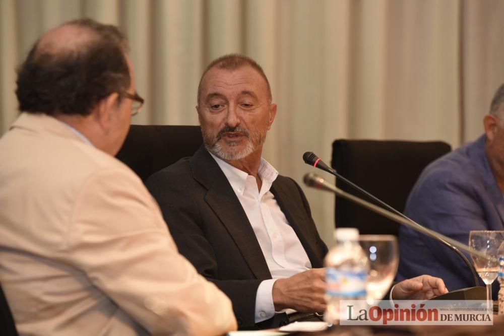 Conferencia de Arturo Pérez Reverte en la UMU