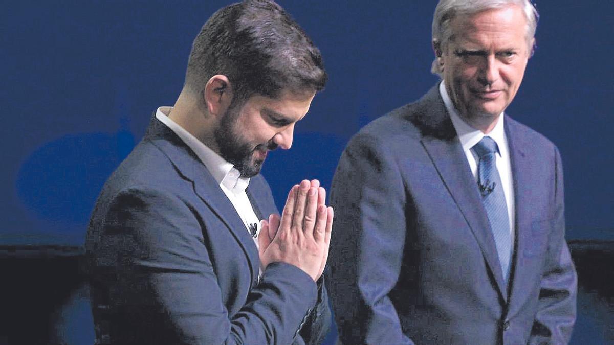 Gabriel Boric y José Antonio Kast, protagonistas del debate presidencial chileno. EFE
