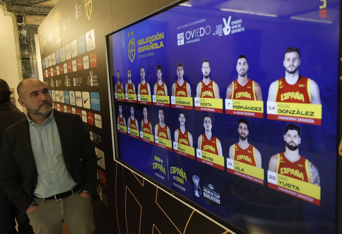 Chus Mateo, junto a la lista de convocados de la selección española de baloncesto para las Ventanas ante Ucrania