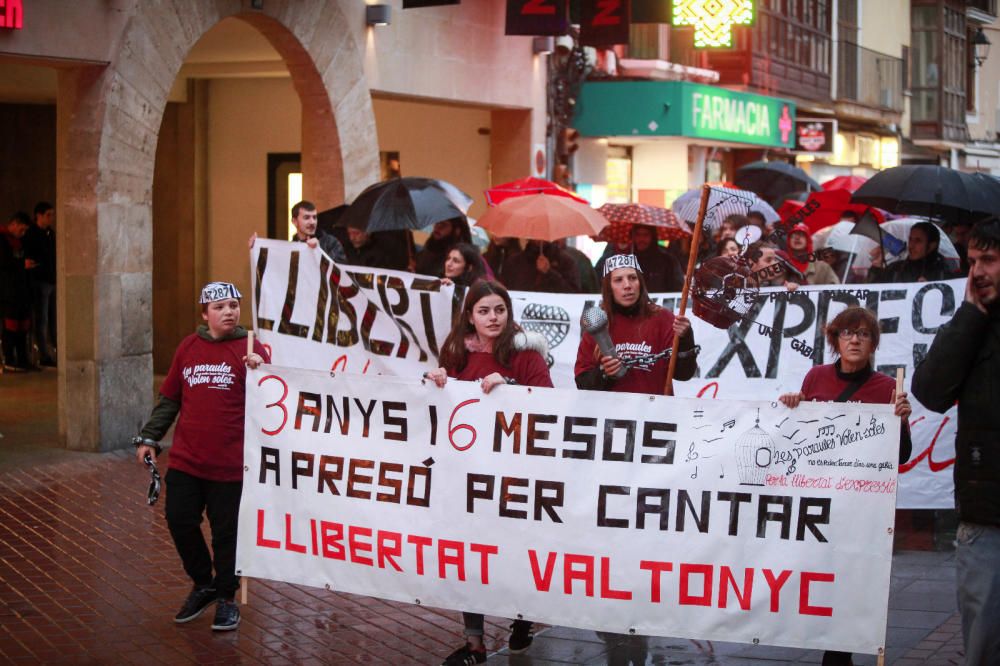 Manifestación en Palma para pedir la absolución de Valtonyc y exigir libertad de expresión