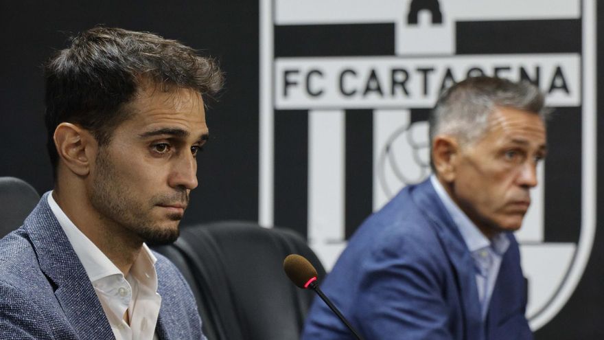 Alejandro Arribas, nuevo propietario del FC Cartagena, junto a Víctor Alonso, director general