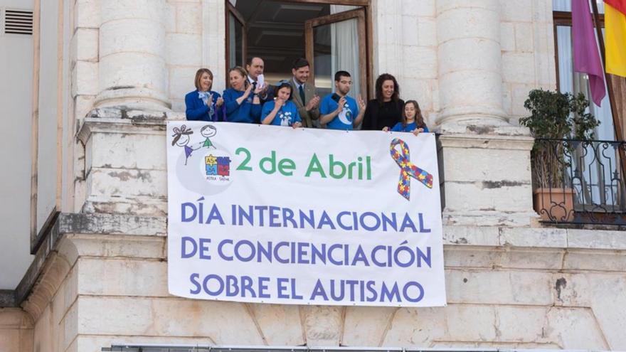 ilidad a la realidad de las personas autistas que reivindican una sociedad más inclusiva y justa